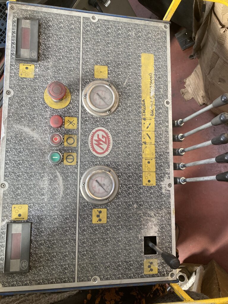 Panel de mandos de cilindro MG Ak