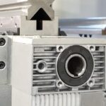 Mesa cajera PROMECAM con mesa de compensación motorizada Mesa cajera PROMECAM con mesa de compensación motorizada
